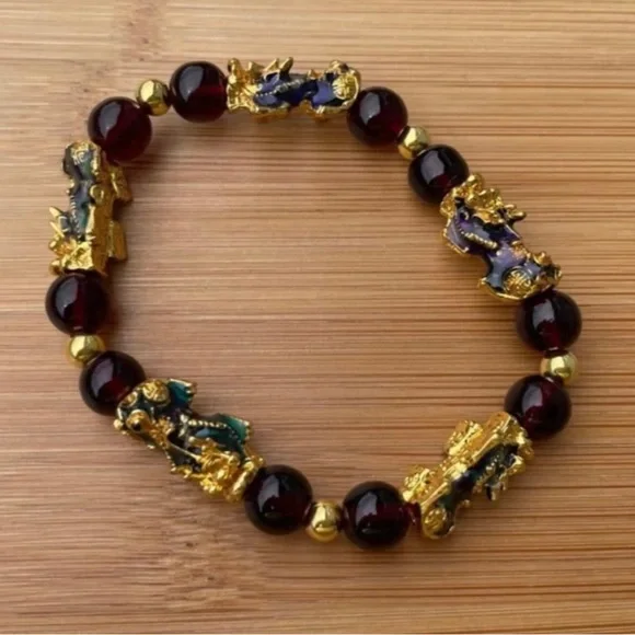 Garnet Wealth Pixiu Bracelet - Picture 5 of 7